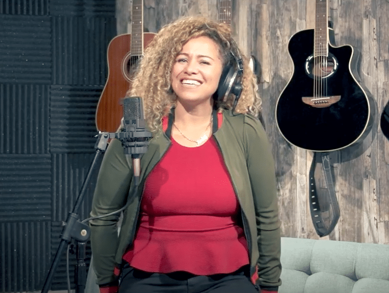 Amber Hardy, singers